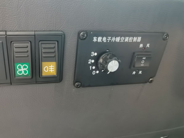 带冷暖空调电动巡逻车