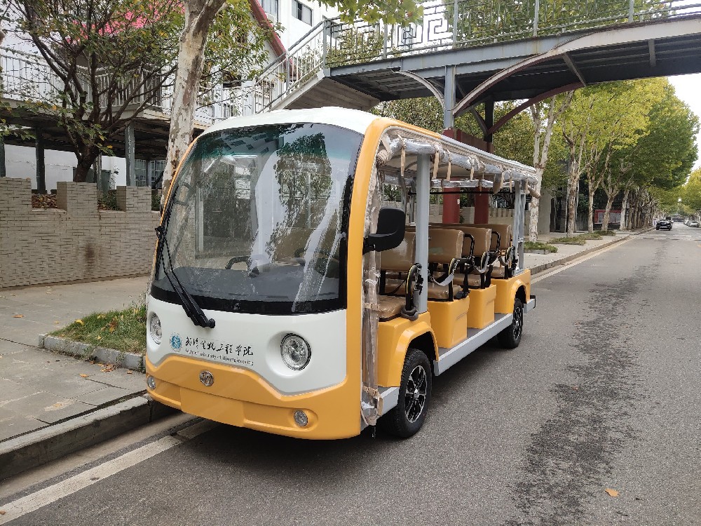 电动观光车给旅游带来了方便